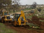 الاحتلال يجرف أراضي في قرية برقة بنابلس