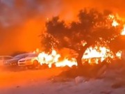 فيديو| مستوطنون يحرقون منزلا في بلدة دير دبوان شرق رام الله