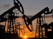 النفط يرتفع في التعاملات الآسيوية المبكرة