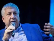 التحقيق مع صحفي مقرب من نتنياهو بتهمة ابتزاز وزراء بحكومته