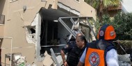 بالصور|| الإعلام العبري: إصابة إسرائيلي جراء استهداف مبنى بصاروخ في عسقلان