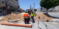 بالصور|| بلدية غزة تبدأ في صيانة خطوط الصرف الصحي التي دمرها العدوان